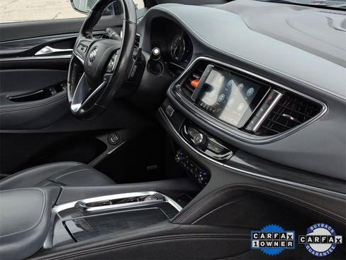 Used 2024 Buick Enclave Premium image 32