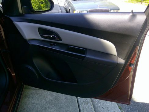 Used 2012 Chevrolet Cruze LS w/ Connectivity Package FWD image 30