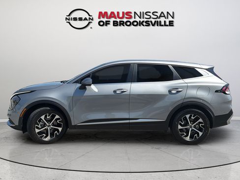 Used 2024 Kia Sportage EX FWD image 6