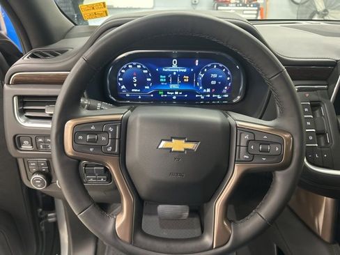 Used 2024 Chevrolet Suburban High Country image 11