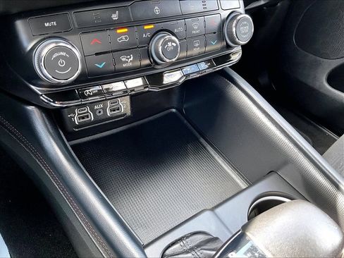 Used 2023 Dodge Durango GT AWD/4WD image 33