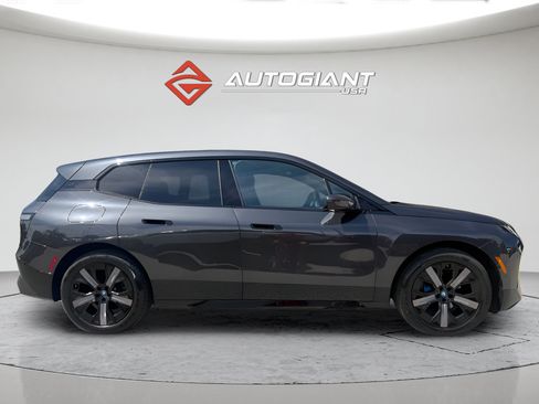 Used 2024 BMW iX xDrive50 w/ Sport Package AWD/4WD image 12