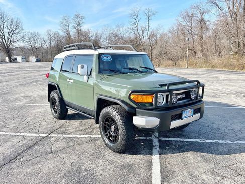 Used 2012 Toyota FJ Cruiser 4WD image 3
