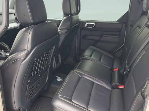 Used 2025 Ford Bronco Badlands AWD/4WD image 10