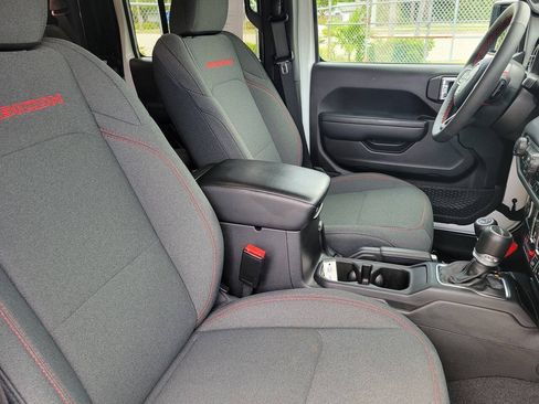 Used 2024 Jeep Gladiator Rubicon w/ Safety Group AWD/4WD image 10