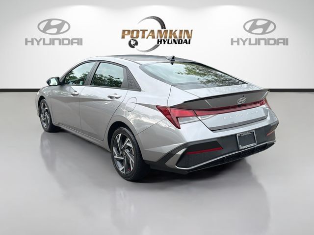 Certified 2025 Hyundai Elantra Sport FWD image 7