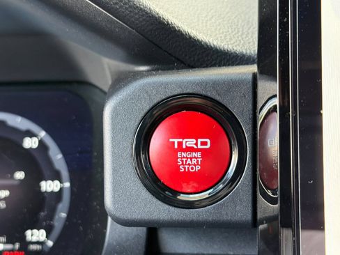 Used 2025 Toyota 4Runner TRD Off-Road Premium AWD/4WD image 28