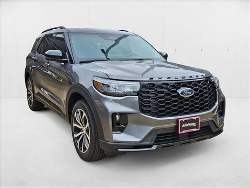New 2025 Ford Explorer ST-Line w/ Premium Package image 7
