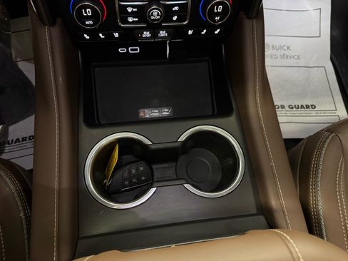 Used 2023 Chevrolet Tahoe High Country w/ Advanced Technology Package AWD/4WD image 28