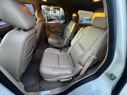 Used 2014 Cadillac Escalade Premium image 24