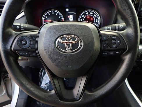 Used 2022 Toyota RAV4 XLE image 13