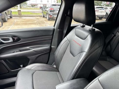 Used 2025 Jeep Compass Trailhawk AWD/4WD image 21