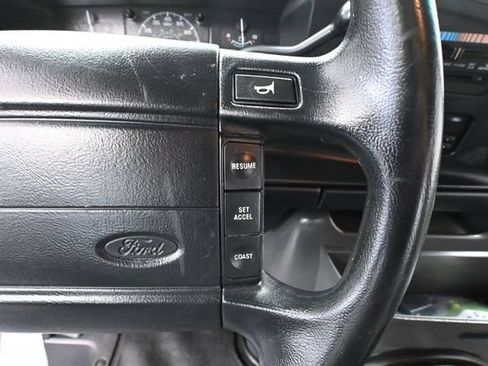 Used 1995 Ford E-150 and Econoline 150 Club Wagon RWD image 23