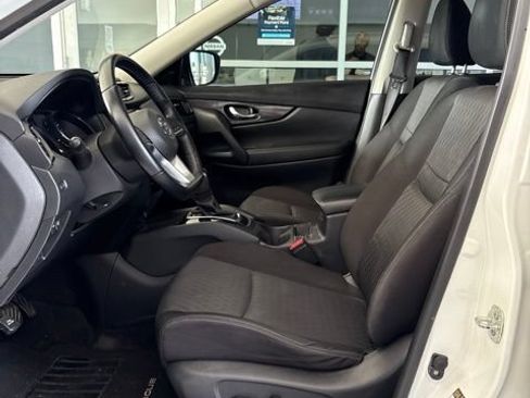 Certified 2020 Nissan Rogue SV FWD image 5