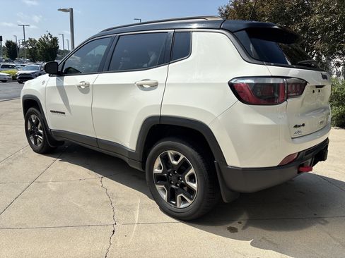 Used 2018 Jeep Compass Trailhawk w/ Cold Weather Group AWD/4WD image 7