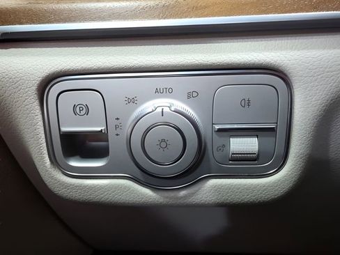 Used 2023 Mercedes-Benz GLE 350 4MATIC w/ Premium Package image 24