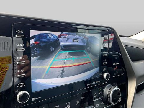 Used 2021 Toyota Highlander XLE FWD image 27