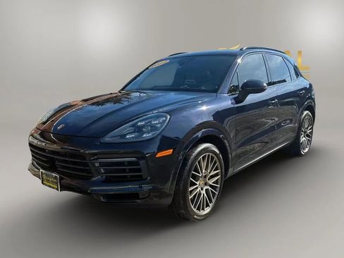 Used 2022 Porsche Cayenne Platinum Edition image 3