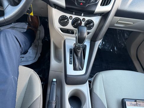 Used 2014 Ford Focus SE FWD image 21