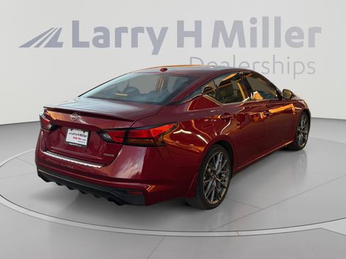 Used 2023 Nissan Altima 2.0 SR FWD image 5