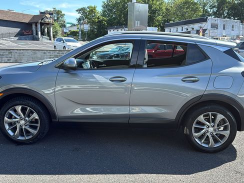 Used 2023 Buick Encore GX Essence w/ Experience Buick Package FWD image 4