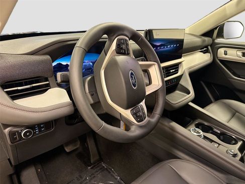 New 2026 Ford Explorer Active w/ Active Comfort Package image 9