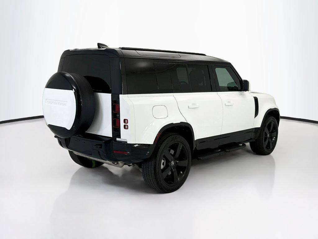Used 2025 Land Rover Defender 110 X-Dynamic SE AWD/4WD image 5