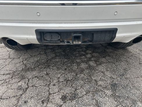 Used 2019 Jeep Grand Cherokee Overland AWD/4WD image 7