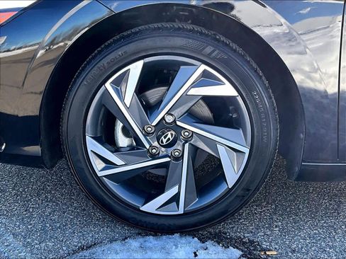 Used 2024 Hyundai Elantra SEL w/ Convenience Package image 7