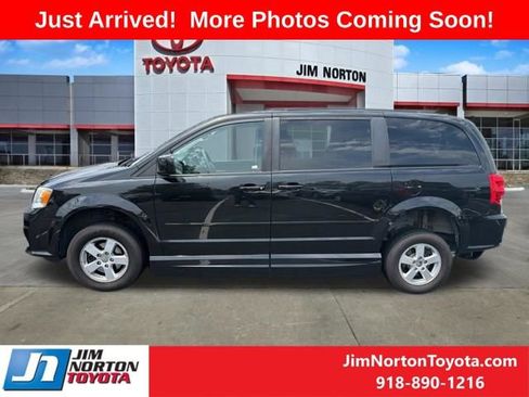 Used 2012 Dodge Grand Caravan SXT FWD image 3