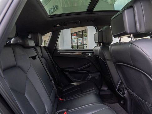 Used 2019 Porsche Macan S AWD/4WD image 25