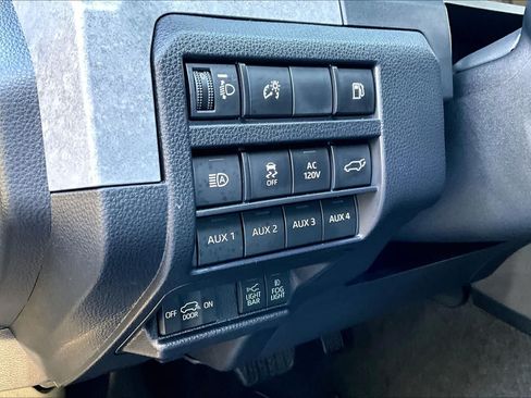 Certified 2025 Toyota 4Runner Trailhunter AWD/4WD image 32