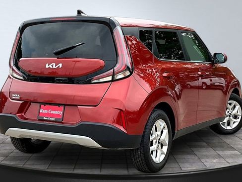 Used 2025 Kia Soul LX w/ LX Technology Package FWD image 7