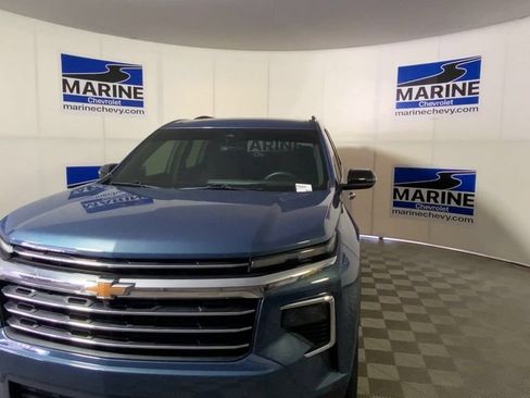 Used 2025 Chevrolet Traverse LT FWD image 5