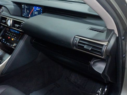 Used 2018 Lexus IS 300 AWD image 27