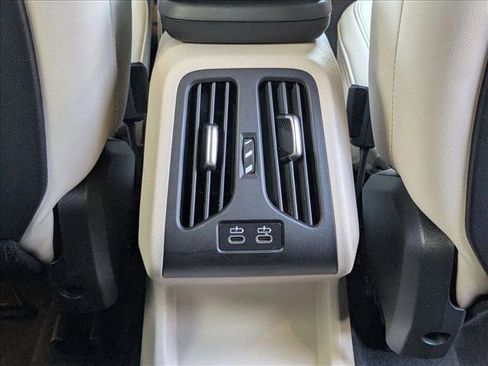 Used 2025 BMW X2 xDrive28i w/ Technology Package image 16