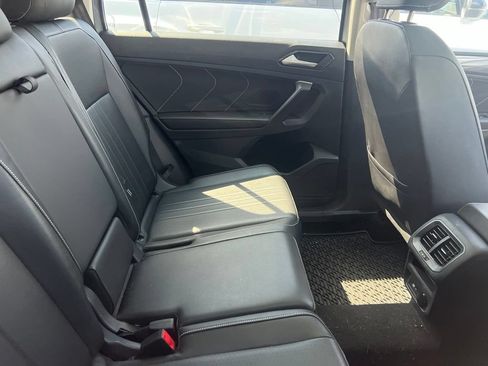 Used 2024 Volkswagen Tiguan SE AWD/4WD image 10