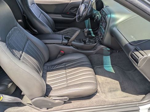 Used 2002 Chevrolet Camaro Z28 w/ SS Performance/Appearance Pkg image 18