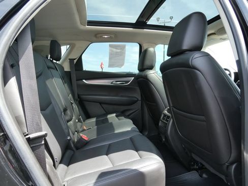 Certified 2019 Cadillac XT5 Luxury FWD image 16