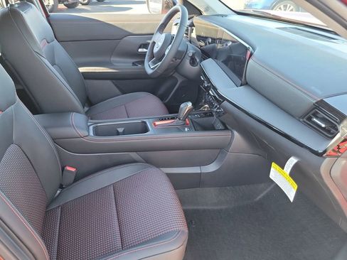 New 2026 Nissan Kicks SR w/ Cold Weather Package image 17