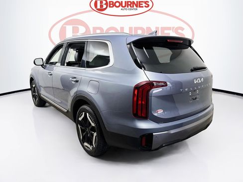 Used 2025 Kia Telluride S image 9