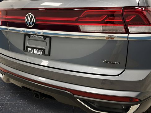 Used 2024 Volkswagen Atlas Cross Sport SE w/ Panoramic Sunroof Package AWD/4WD image 38