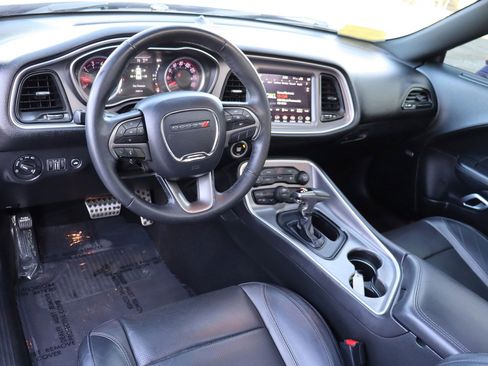 Used 2019 Dodge Challenger SXT w/ Plus Package image 10