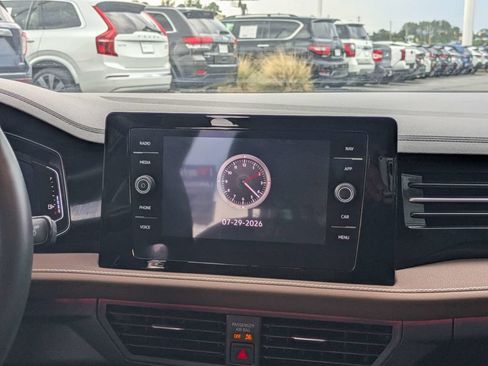 Certified 2025 Volkswagen Jetta SEL FWD image 17