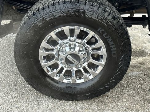 Used 2021 Ford F350 XLT w/ XLT Premium Package image 10