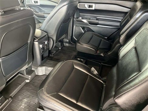 Used 2020 Ford Explorer XLT w/ Equipment Group 202A image 18