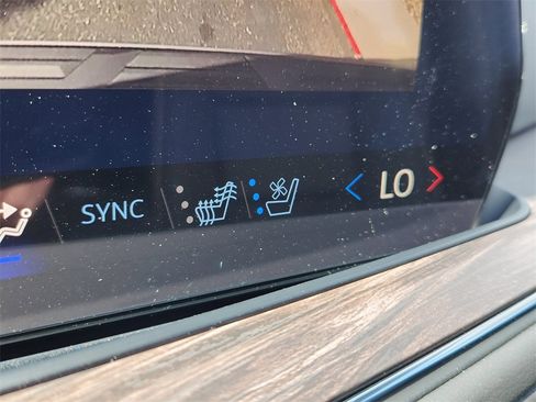 New 2026 Chevrolet Suburban Premier image 17