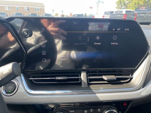 New 2026 Chevrolet Trax LT w/ Sunroof Package FWD image 18
