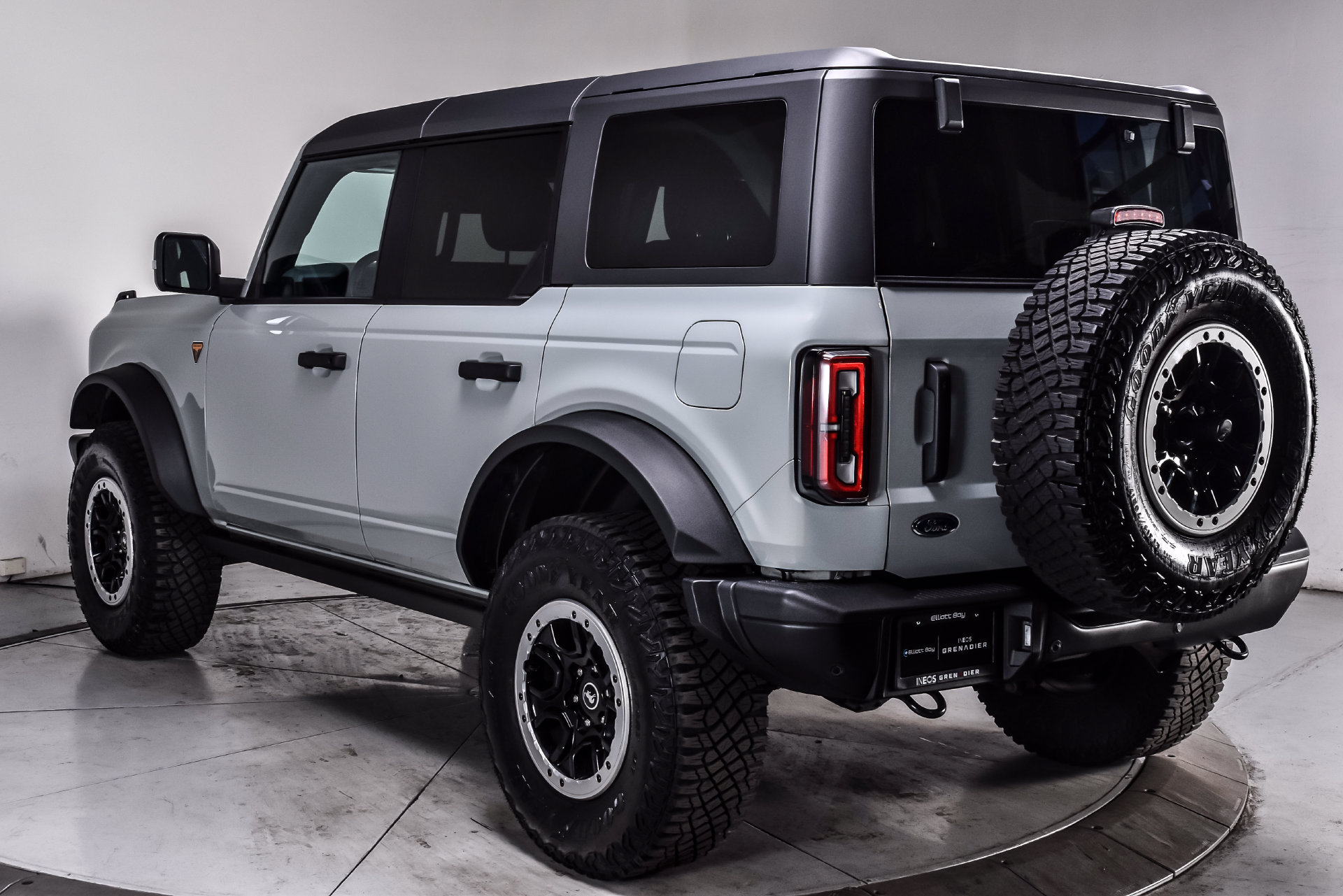 Used 2023 Ford Bronco Badlands w/ Sasquatch Package AWD/4WD image 4