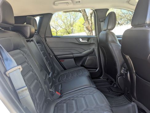 Used 2023 Ford Escape Platinum w/ Premium Technology Package image 25